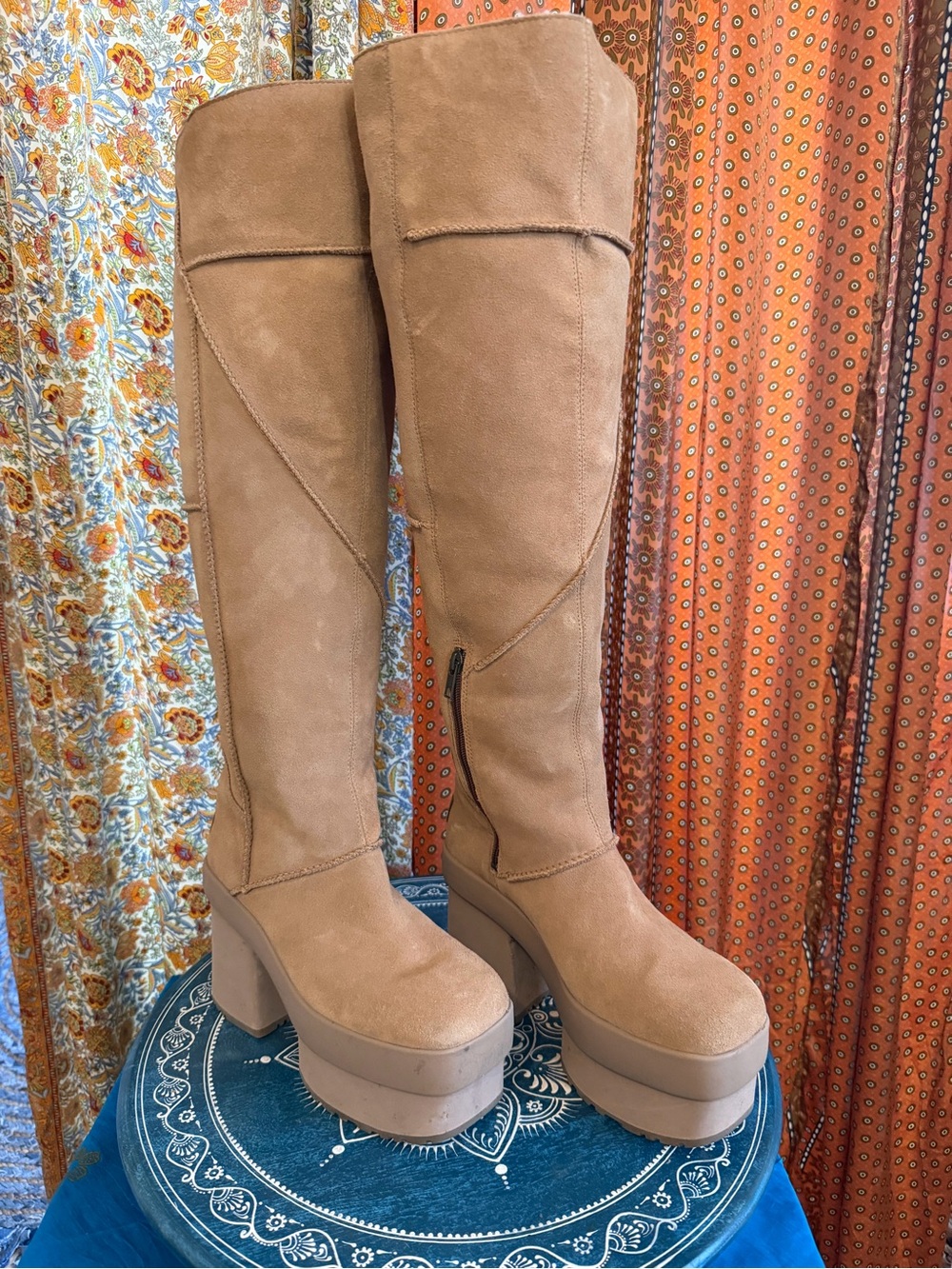UGG New Heights Platform Xtra Boots – Chestnut Size 8